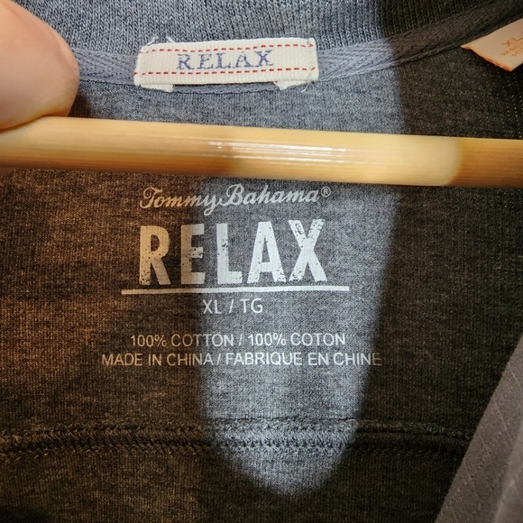 Tommy Bahama men's grey 1/4 zip sweater. - Picture 4 of 16